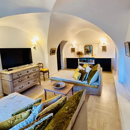 La Ocre Villa